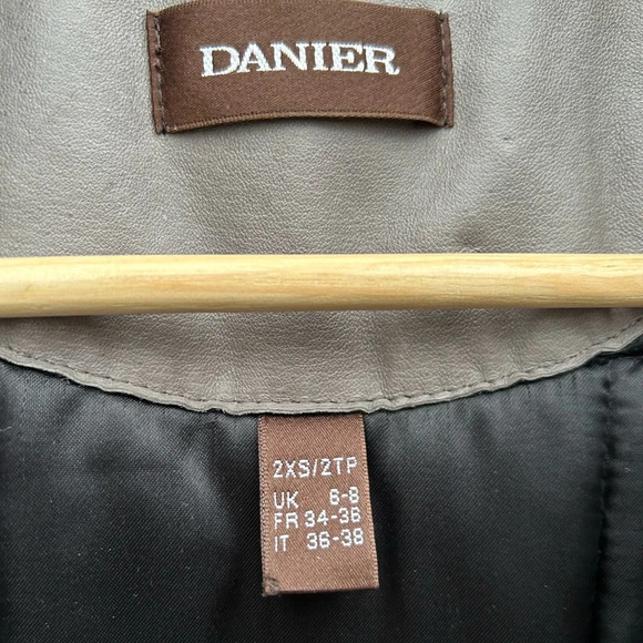 Danier Leather Winter Parka, size XXS - Picture 12 of 14